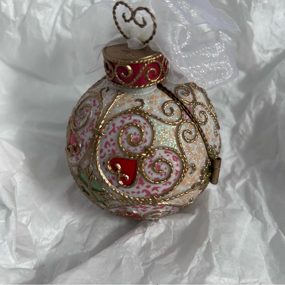 Carlton Card Heirloom Collection - anniversary keepsake 2003 and beyond - Picture 4 of 9